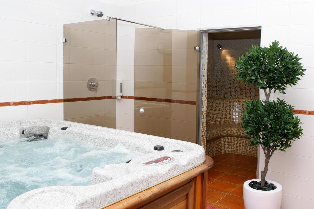 Hotel Sinchronas Telšiai المظهر الخارجي الصورة