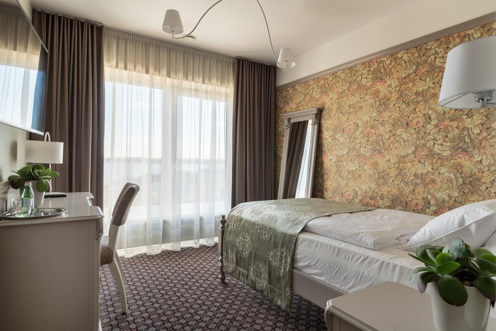 Hotel Sinchronas Telšiai المظهر الخارجي الصورة