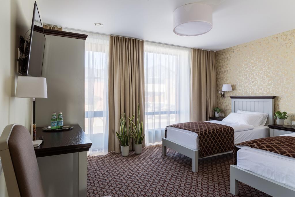 Hotel Sinchronas Telšiai المظهر الخارجي الصورة