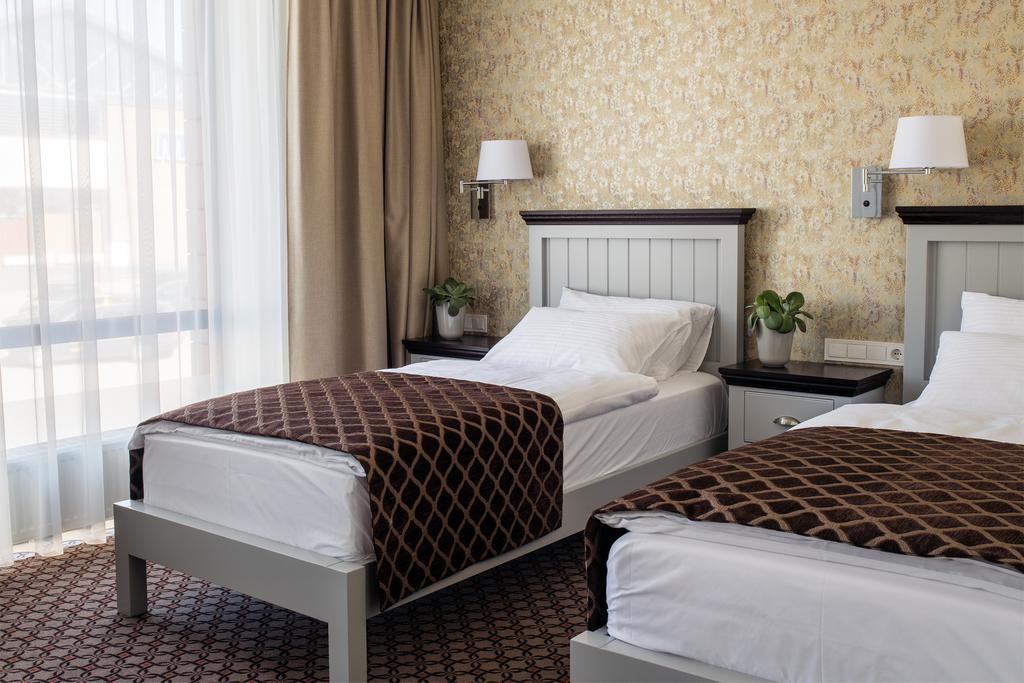 Hotel Sinchronas Telšiai المظهر الخارجي الصورة