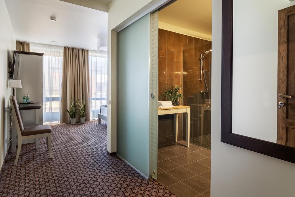 Hotel Sinchronas Telšiai المظهر الخارجي الصورة